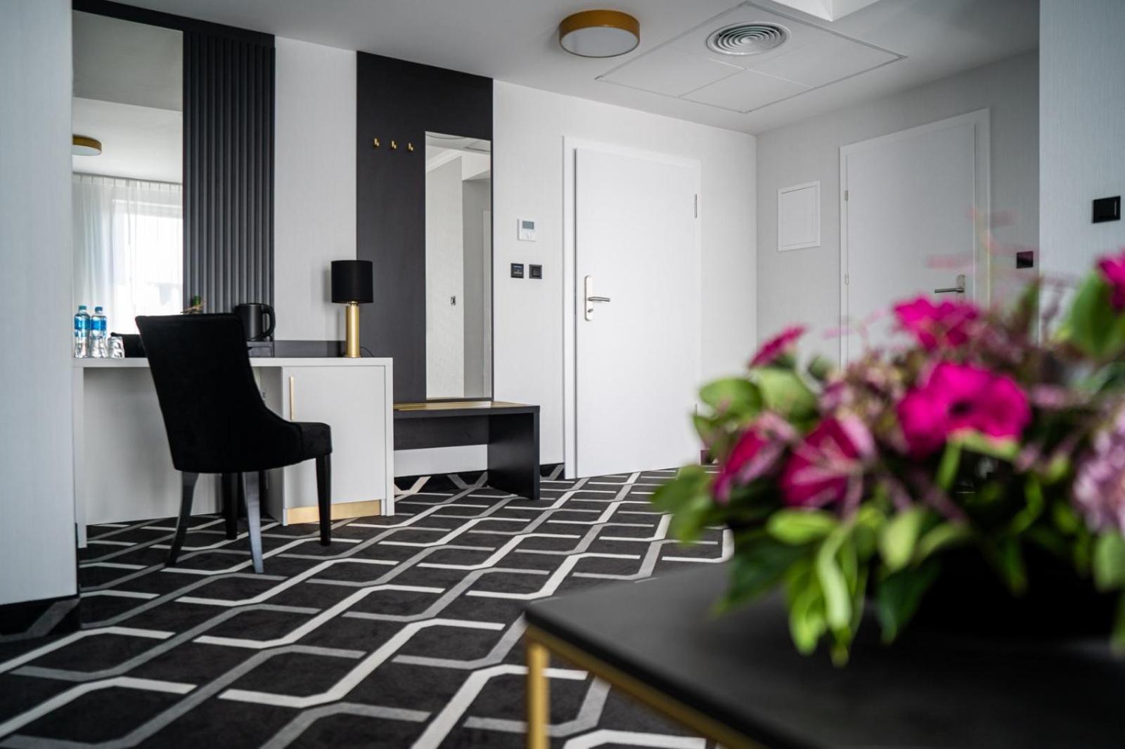 Hotel Lantier Wellness & Spa Μπίτομ Εξωτερικό φωτογραφία
