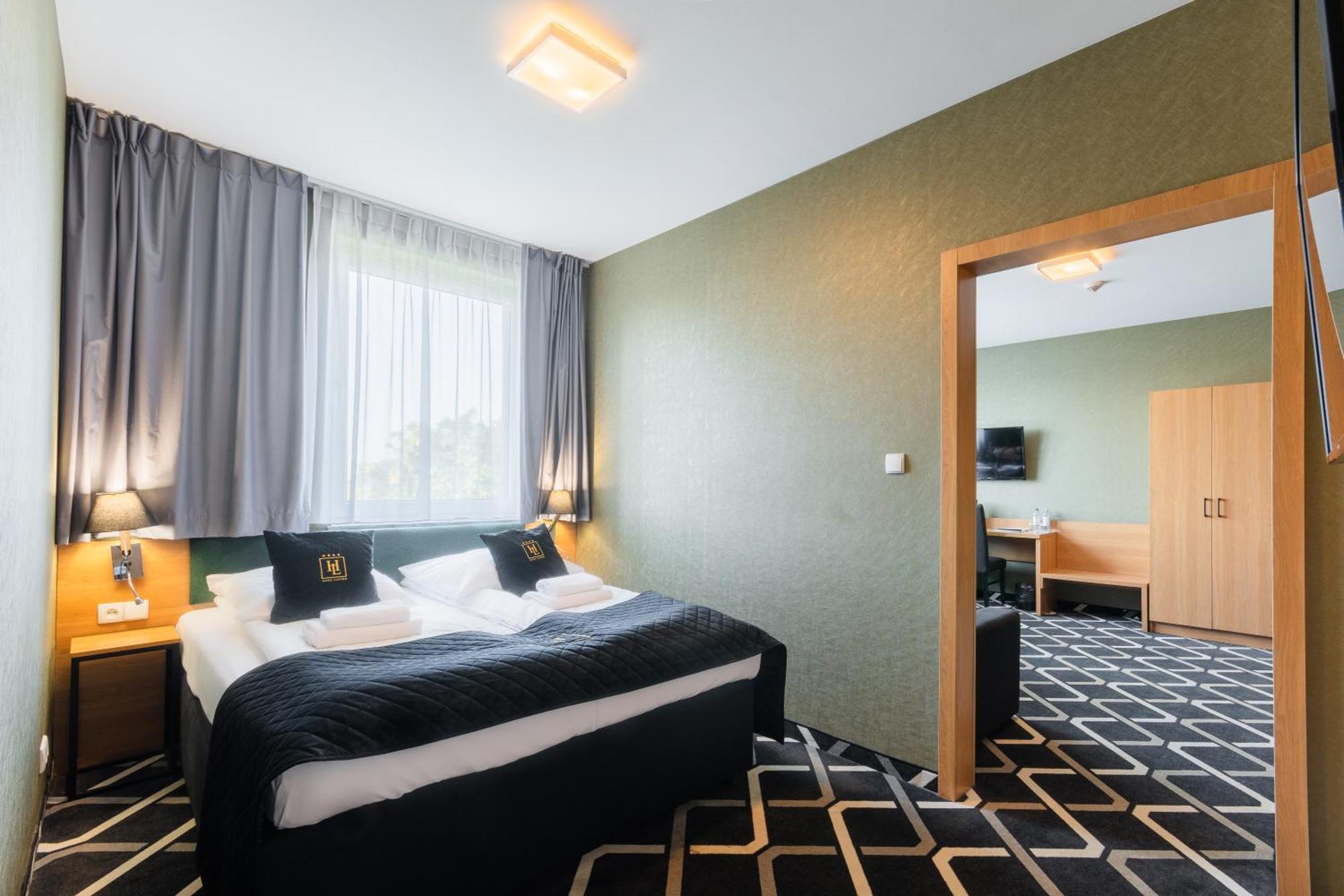 Hotel Lantier Wellness & Spa Μπίτομ Εξωτερικό φωτογραφία