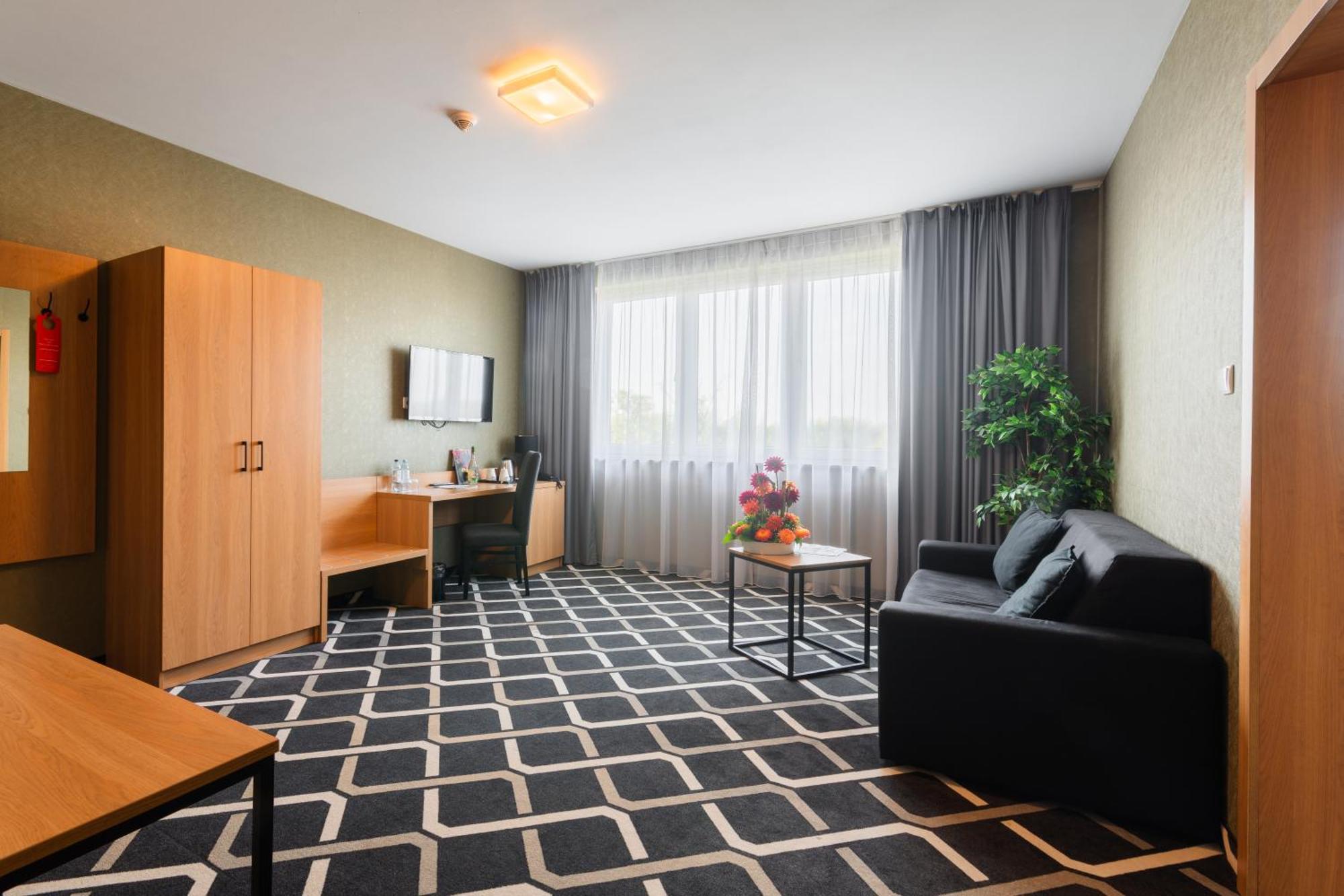 Hotel Lantier Wellness & Spa Μπίτομ Εξωτερικό φωτογραφία