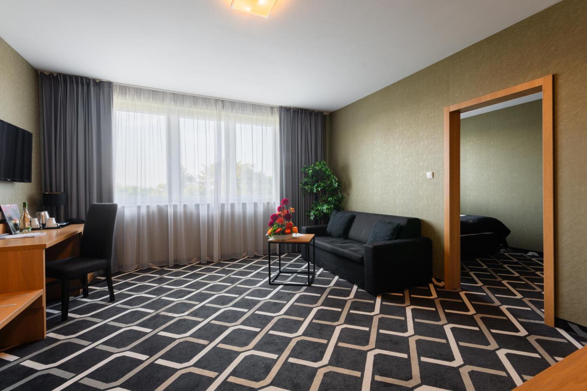 Hotel Lantier Wellness & Spa Μπίτομ Εξωτερικό φωτογραφία