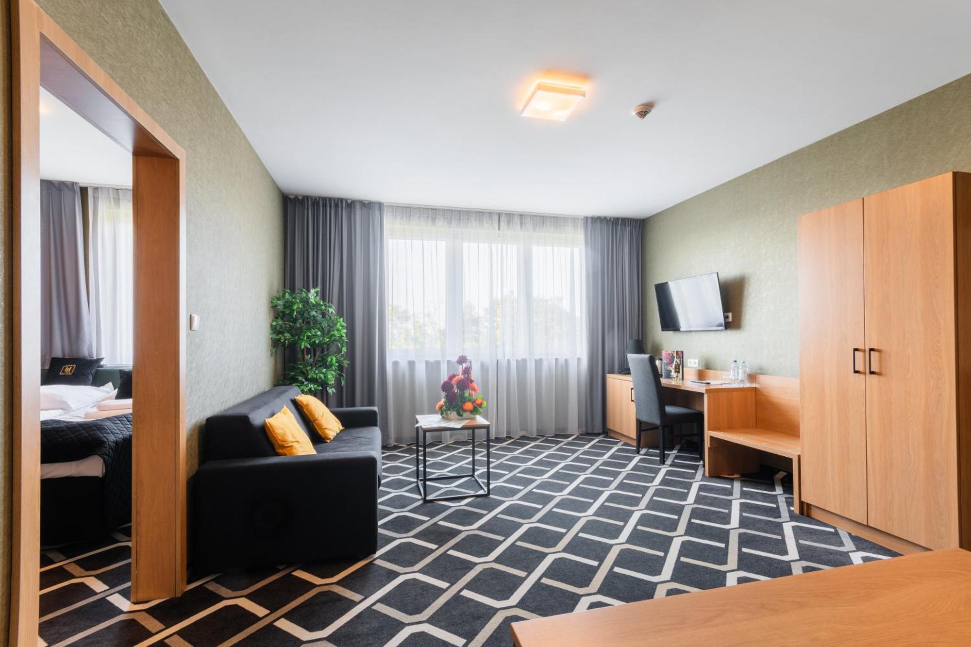 Hotel Lantier Wellness & Spa Μπίτομ Εξωτερικό φωτογραφία