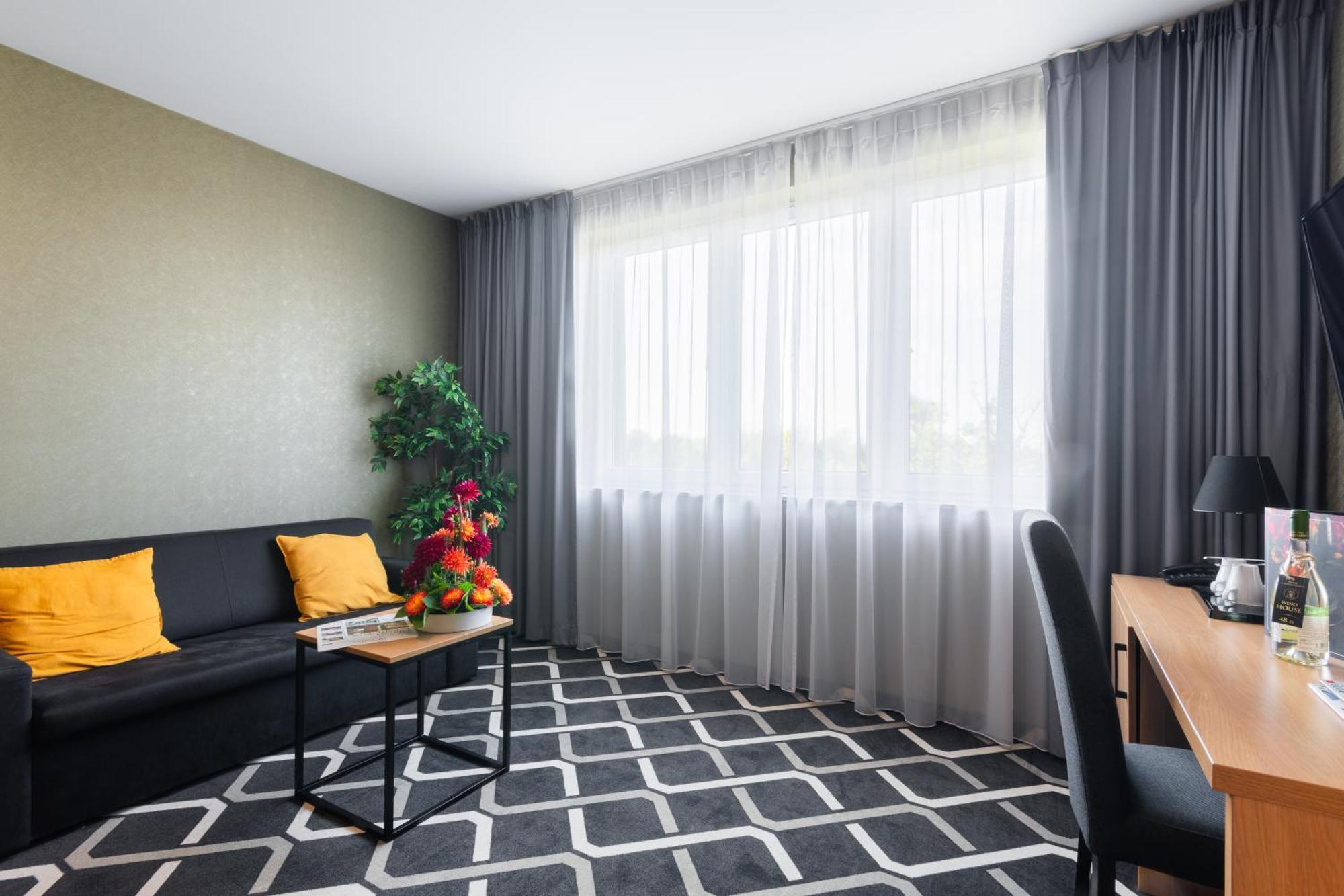 Hotel Lantier Wellness & Spa Μπίτομ Εξωτερικό φωτογραφία