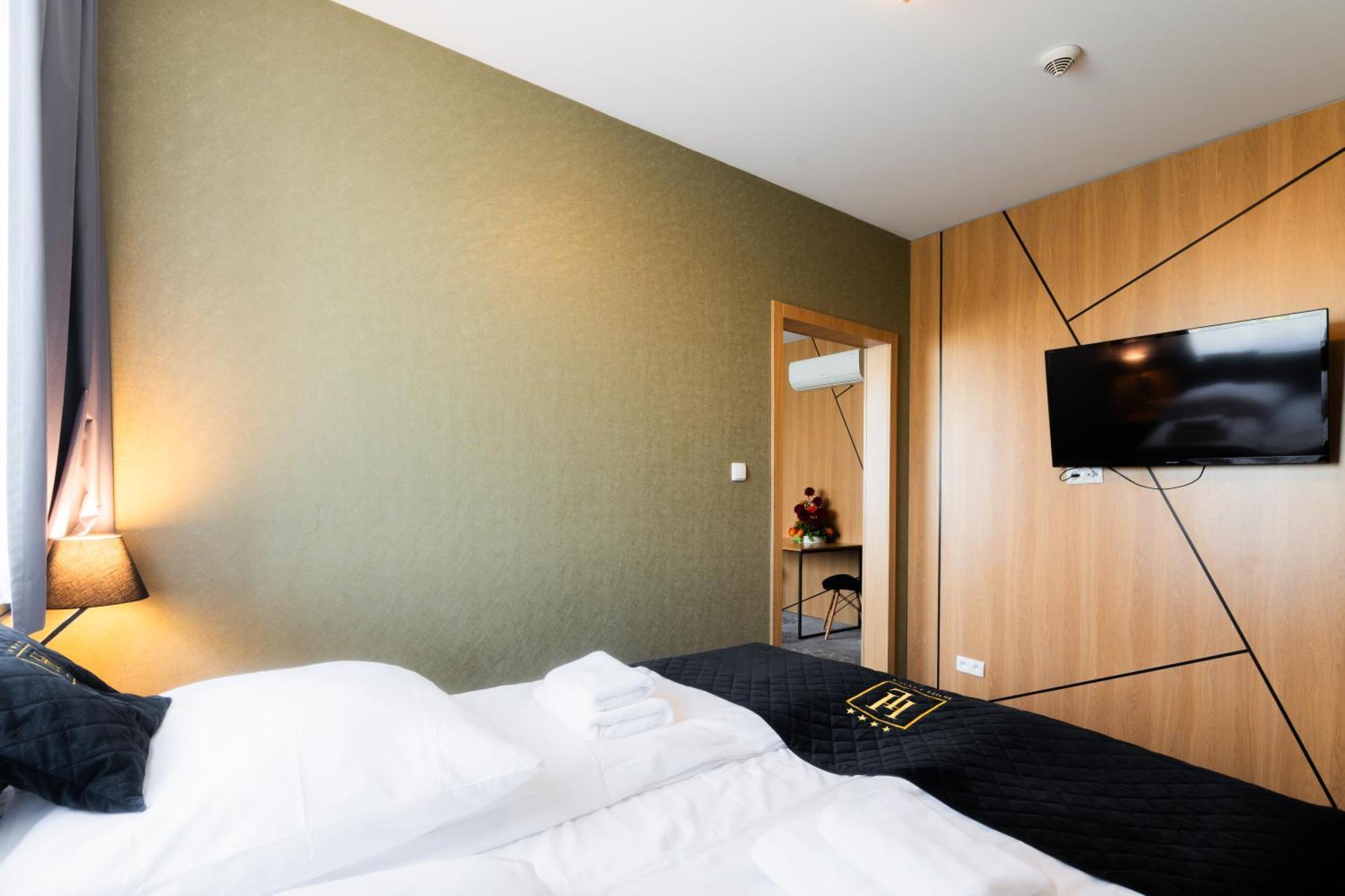 Hotel Lantier Wellness & Spa Μπίτομ Εξωτερικό φωτογραφία