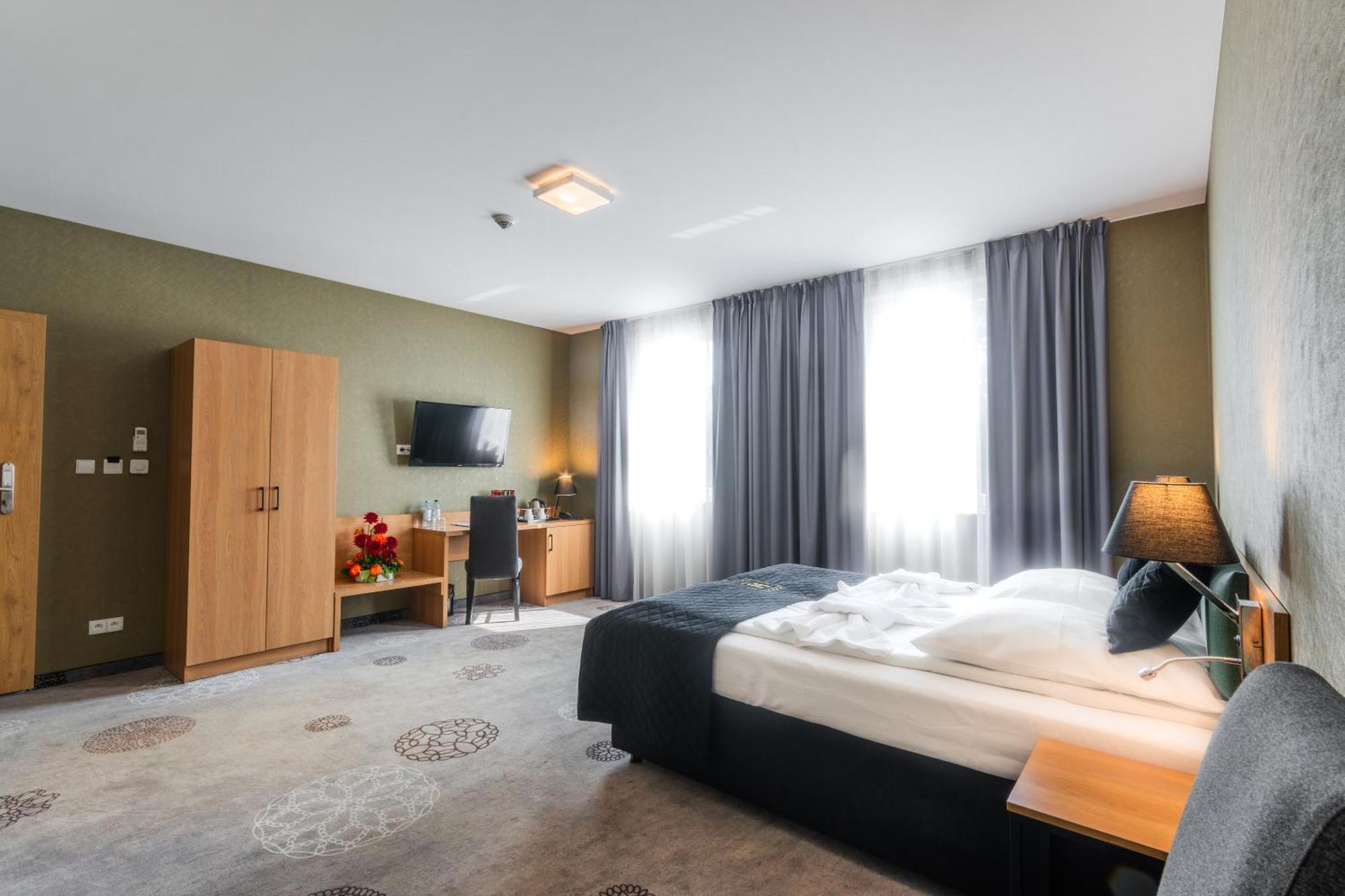 Hotel Lantier Wellness & Spa Μπίτομ Εξωτερικό φωτογραφία