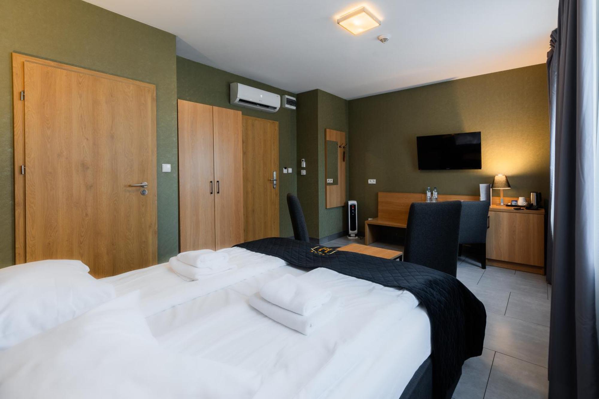 Hotel Lantier Wellness & Spa Μπίτομ Εξωτερικό φωτογραφία